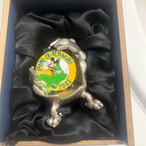 Disney Animal Kingdom Dinoland  LE Pin-O-Rama 2002